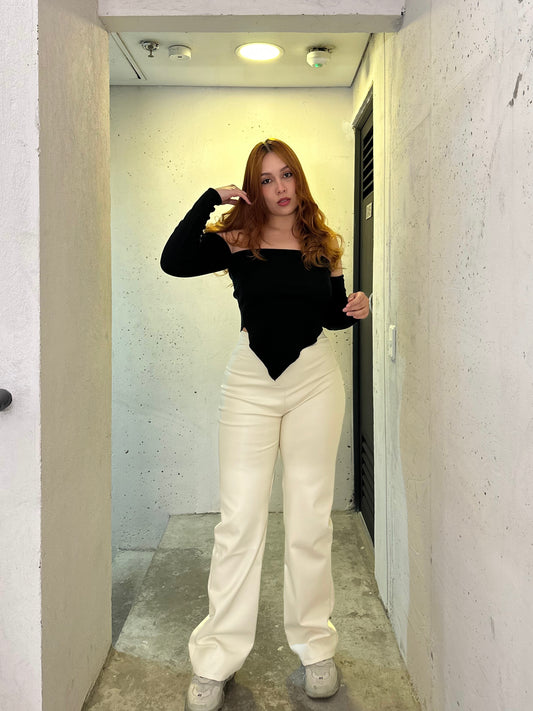 Combo Pant cuero y blusa 💖