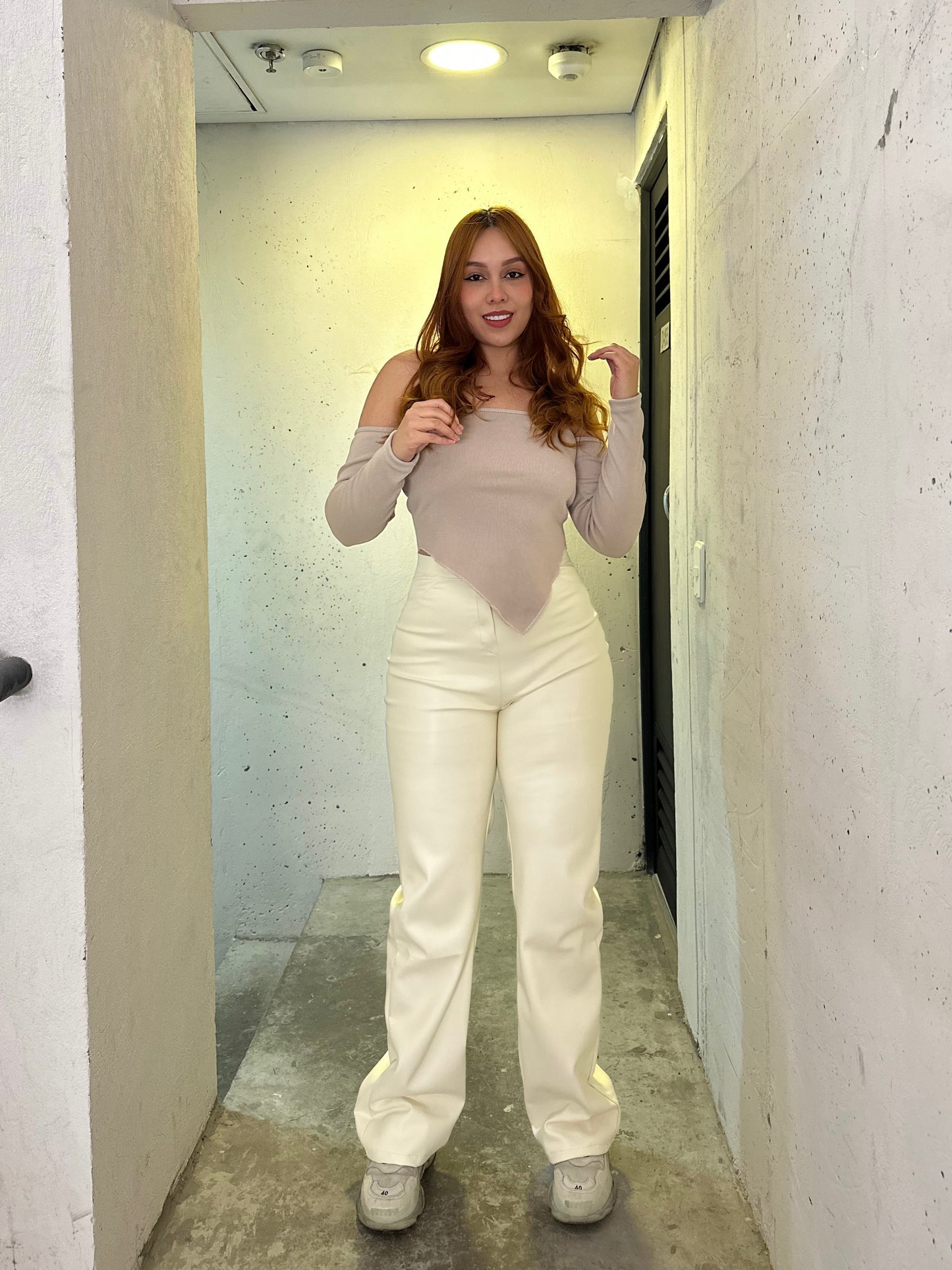 Combo Pant cuero y blusa 💖